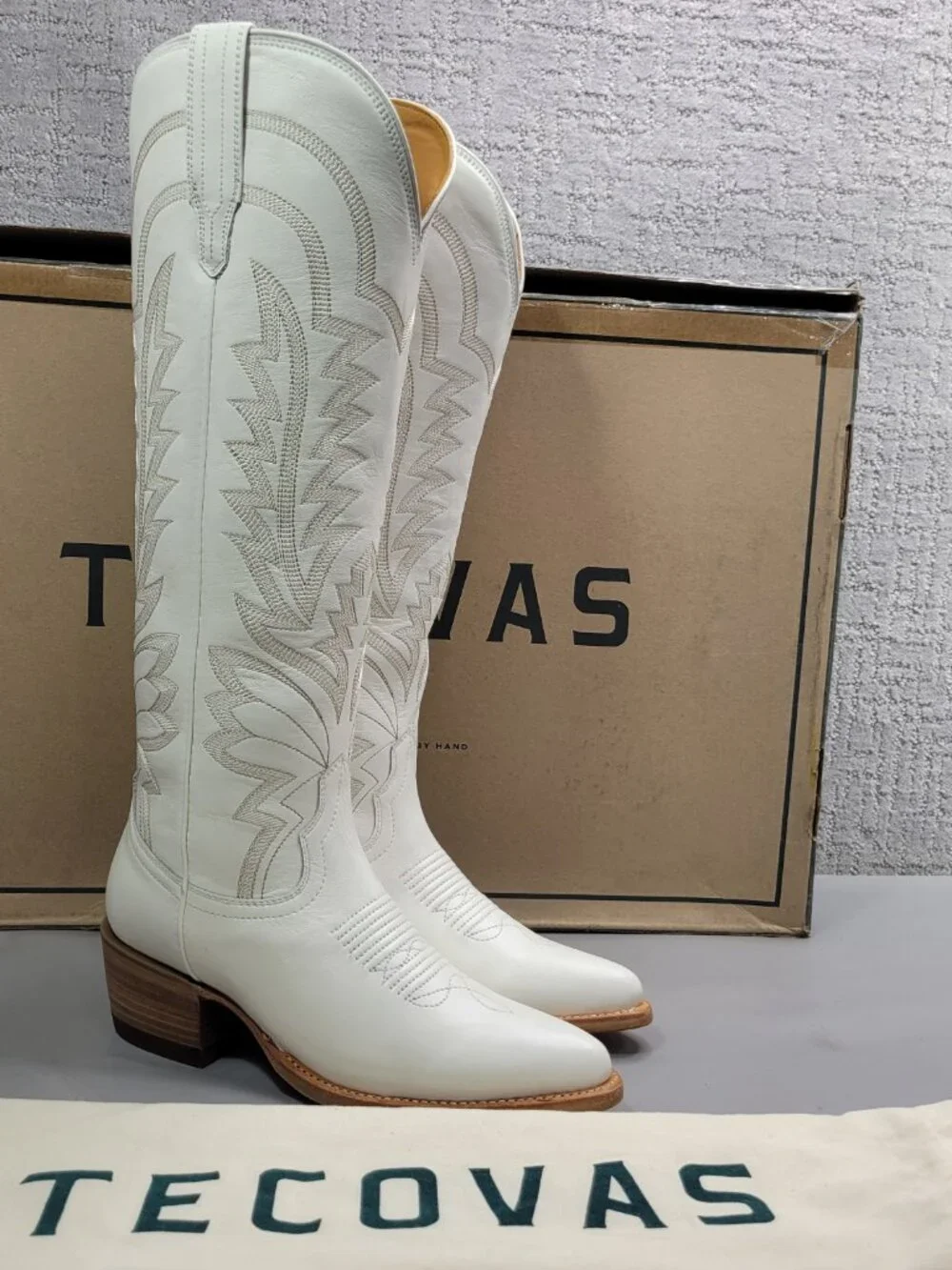 Tecovas The Abby Women's Size US 7.5B Snow Cowhide Cowgirl Boots.